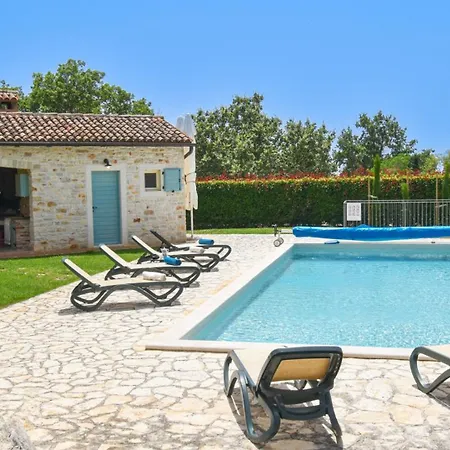 Rustic Azzurra With Pool In Sv Lovrec Vila *