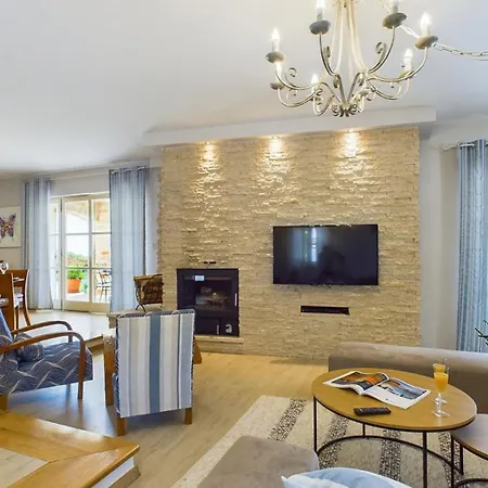 Rustic Azzurra With Pool In Sv Lovrec Vila *