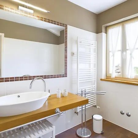 Villa Rustic Azzurra With Pool In Sv Lovrec Medaki