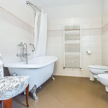 Rustic Azzurra With Pool In Sv Lovrec *
