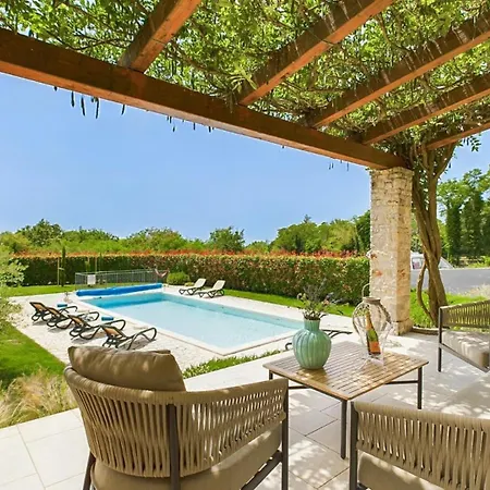 Rustic Azzurra With Pool In Sv Lovrec * Medaki