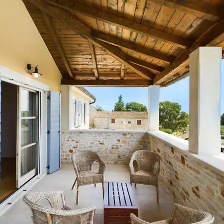 Rustic Azzurra With Pool In Sv Lovrec Medaki
