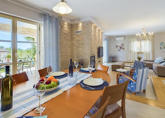 Rustic Azzurra With Pool In Sv Lovrec * Medaki