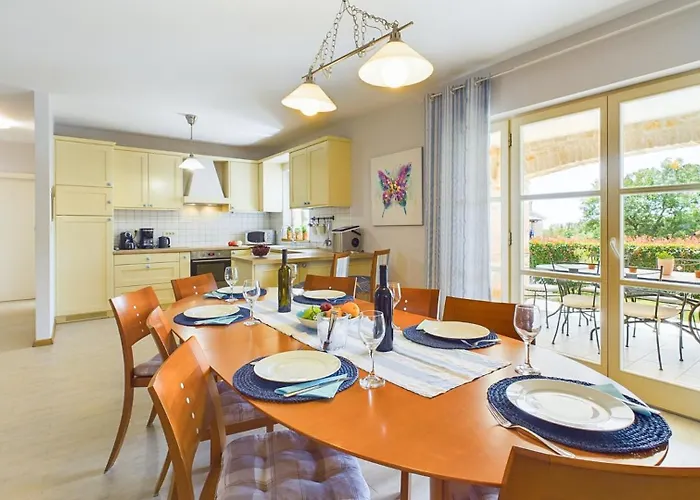 Villa Rustic Azzurra With Pool In Sv Lovrec Medaki
