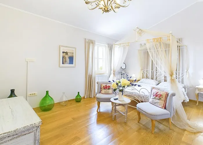 Rustic Azzurra With Pool In Sv Lovrec