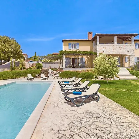 Rustic Azzurra With Pool In Sv Lovrec * Medaki