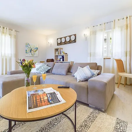 Rustic Azzurra With Pool In Sv Lovrec