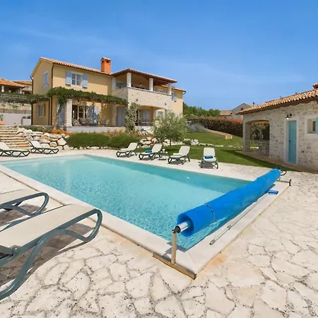 Willa Rustic Azzurra With Pool In Sv Lovrec Medaki
