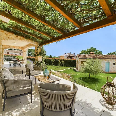 Rustic Azzurra With Pool In Sv Lovrec *