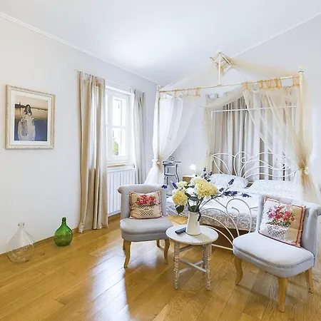 Villa Rustic Azzurra With Pool In Sv Lovrec Medaki