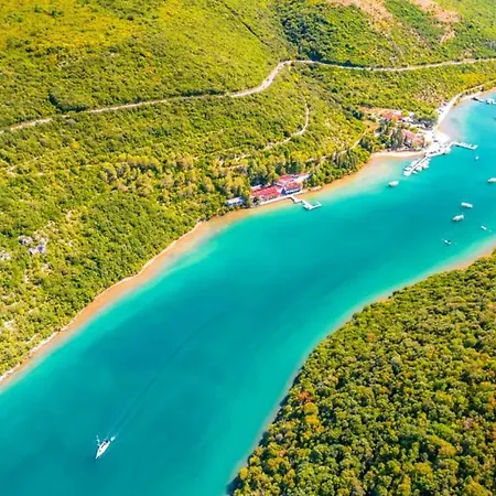 Rustic Azzurra With Pool In Sv Lovrec * Medaki