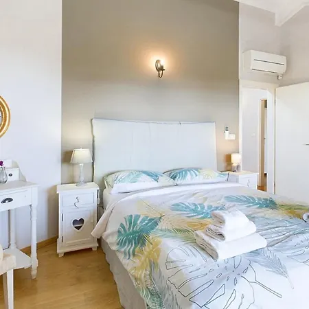 Villa Rustic Azzurra With Pool In Sv Lovrec Medaki