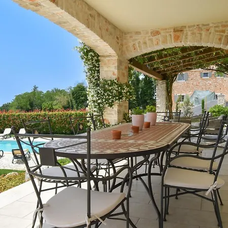Villa Rustic Azzurra With Pool In Sv Lovrec Medaki