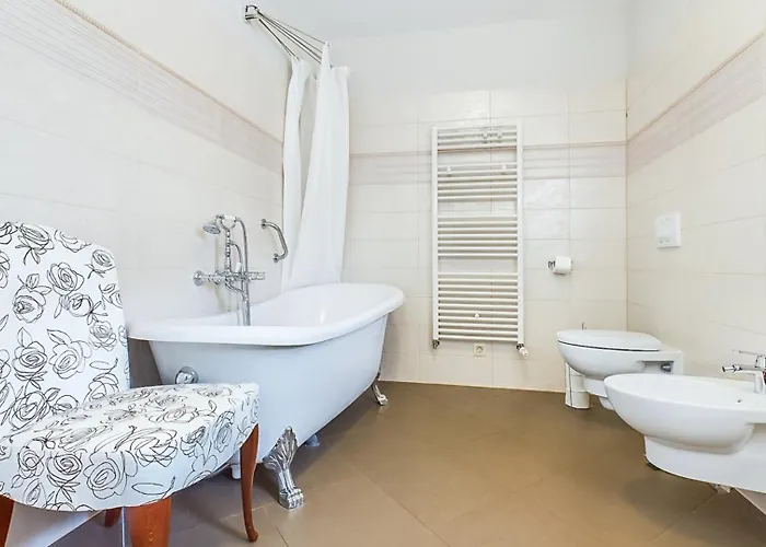 Rustic Azzurra With Pool In Sv Lovrec *